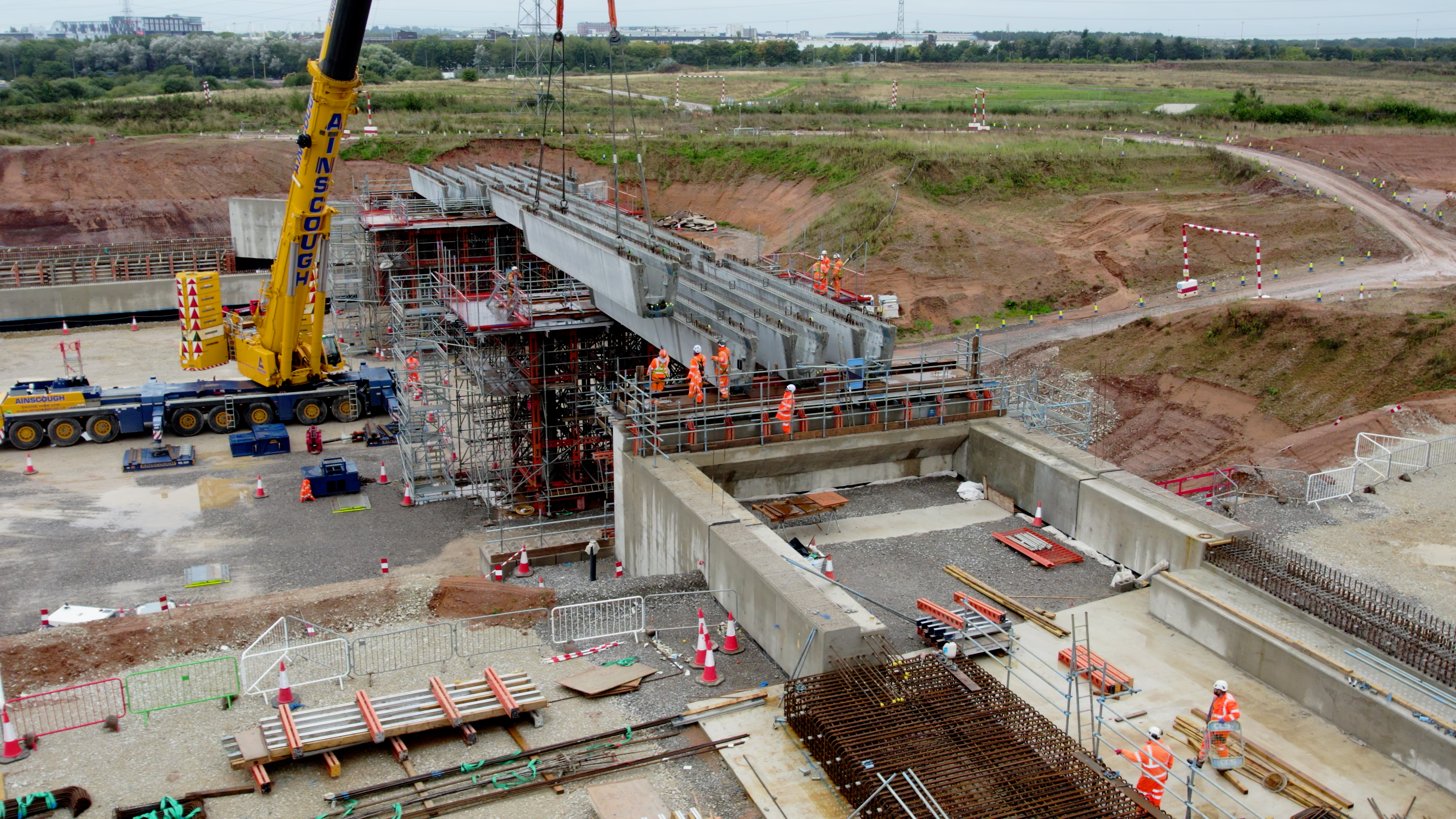 Balfour Beatty VINCI Successfully Lifts 15 Bridge Beams Into Place At ...